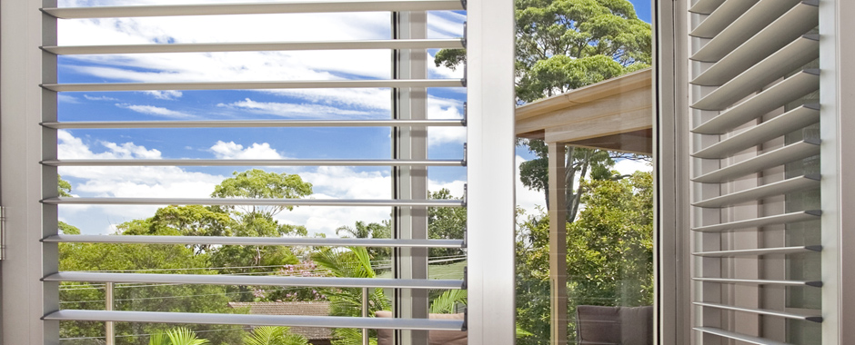 Louvre Windows. LouvreMASTER™ Sun Control Shutter